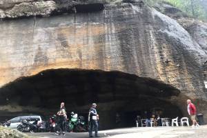 Besuch der Bikerhöhle Pekelne Doly und Knochenkathedrale Kutna-Hora 2023